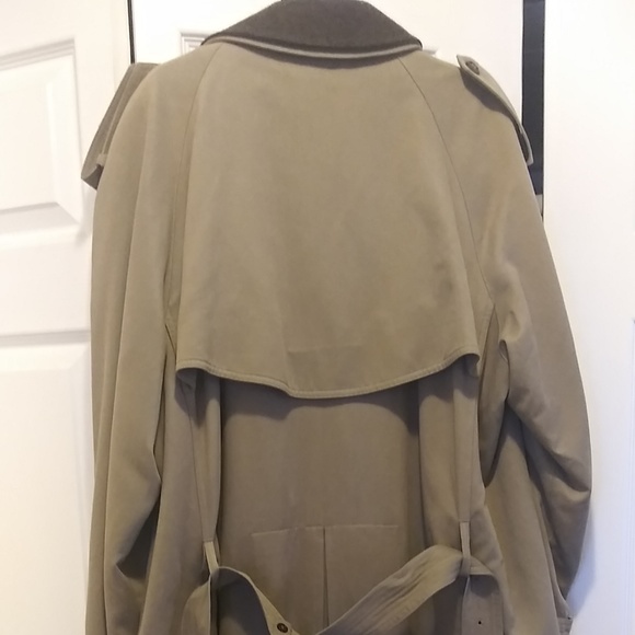 Awesome Men's Trench coat by Joseph Abboud - Picture 2 of 8